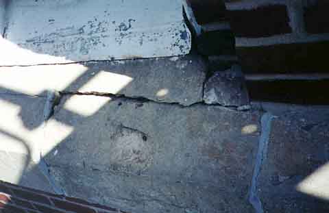 Photograph of cracks in sill cap.